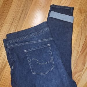 Levi shaping pull on super skinny sz 24w